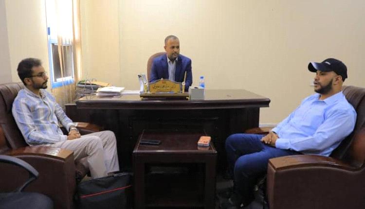 الوكيل باعلوي يبحث مع مكتب حقوق الإنسان ملف النازحين بحضرموت