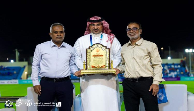 شعب حضرموت يكرم نادي نيوم تعزيزاً لأواصر التعاون الرياضي والأخوي