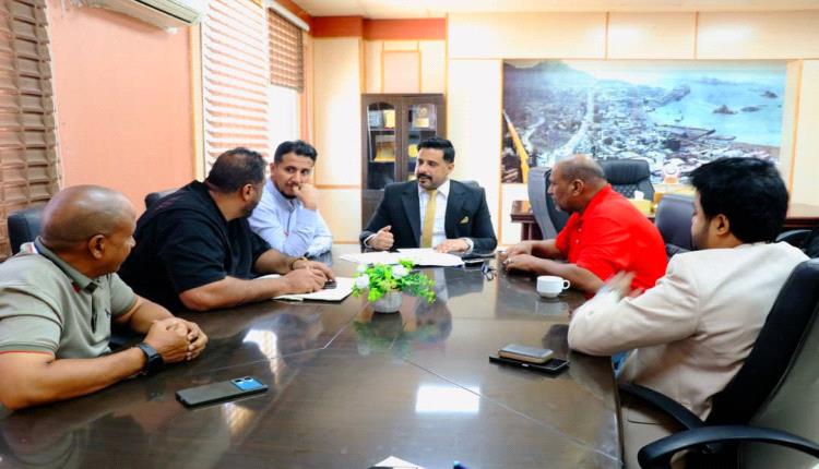 وكيل الشباب بعدن يلتقي بعثة منتخب مصارعة الذراعين وينقل اهتمام المحافظ بدعم مشاركتها في بطولة العالم