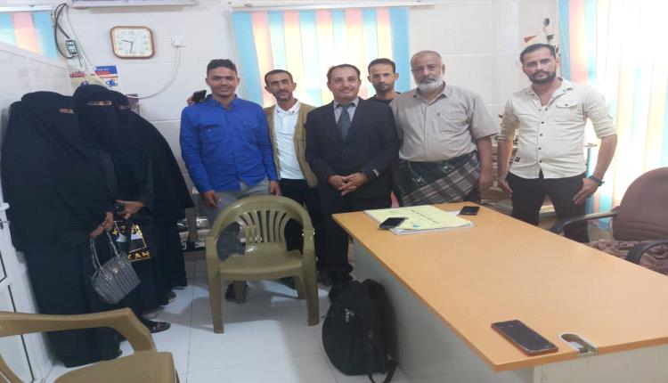 مدير مكتب الصحة بأحور يلتقي فريق العربة المتنقلة التابع لمنظمة الإنقاذ الدولية ويشيد بدور المنظمات الداعمة