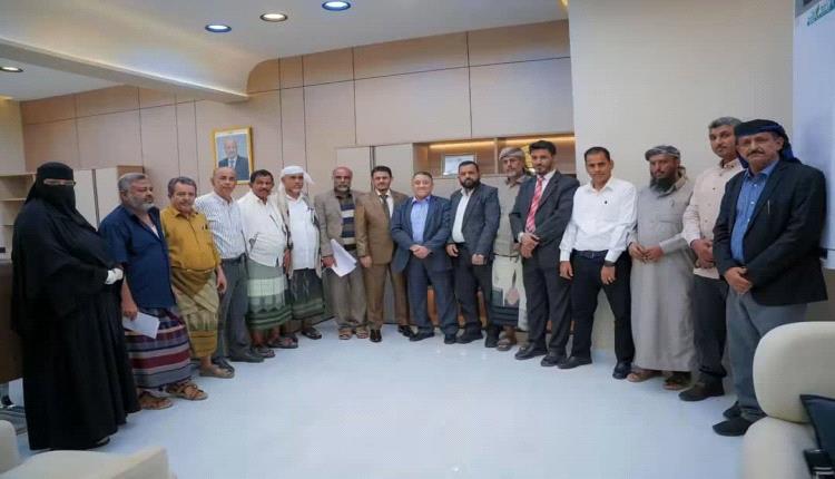 إتمام عملية الاستلام والتسليم بين عدد من مديري العموم لعدد من المرافق بمحافظة أبين