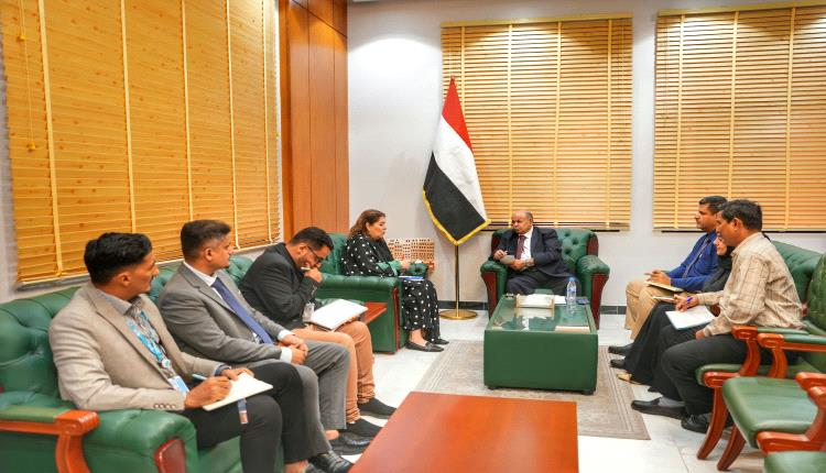 الخنبشي يشيد بتدخلات برنامج الأمم المتحدة الإنمائي في حضرموت ويؤكد أهمية توسيع المشاريع التنموية والخدمية