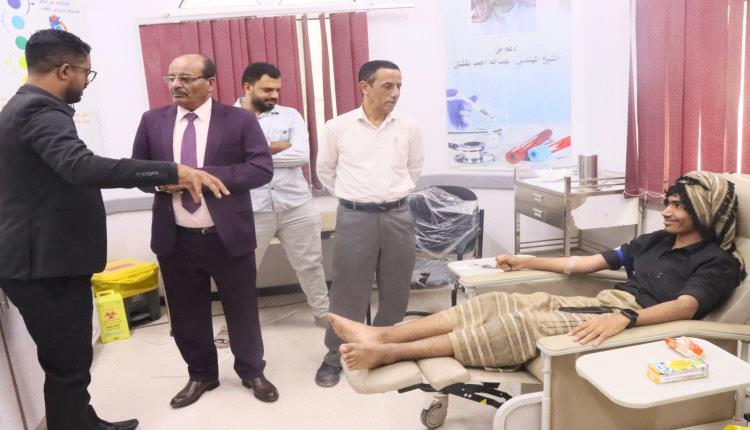 الوكيل التميمي يتفقد سير العمل في عمليات التبرع بالدم بالمركز الوطني لنقل الدم بسيئون
