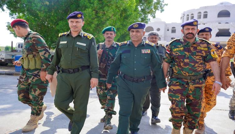 عقب اجتماع أمني موسّع بأبين.. وكيل وزارة الداخلية ينفّذ زيارات ميدانية لعدد من الوحدات والمعسكرات لتفقد الجاهزية وتنفيذ التوجيهات الأمنية