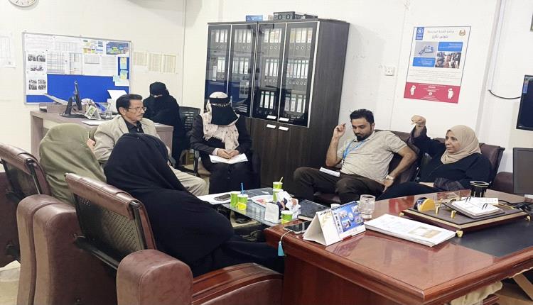 التغذية المدرسية بوزارة التربية تبحث مع برنامج الأغذية العالمي وجمعية التكافل ومكتب التربية عدن إمكانية زيادة حصص الوجبات المدرسية المطهية للطلاب والنازحين