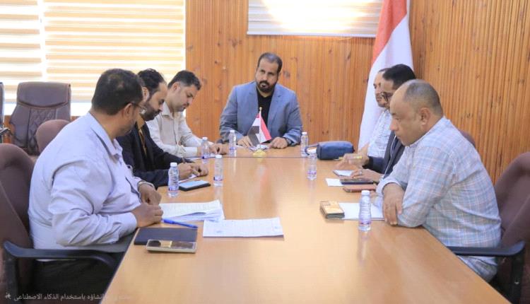 الوكيل الجهوري يناقش تحديات تشغيل وتصدير منتجات العسل والمحاصيل الزراعية بحضرموت
