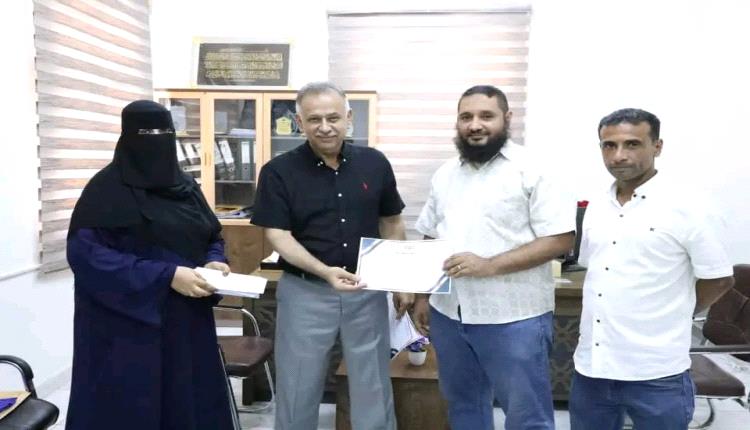 الجاوي يكرّم الموجهين المقيمين بالمعاهد التقنية والمهنية في لفتة وفاء وتقدير.. ويؤكد أهمية الكوادر المخلصة في تطوير التعليم الفني والتدريب المهني بعدن
