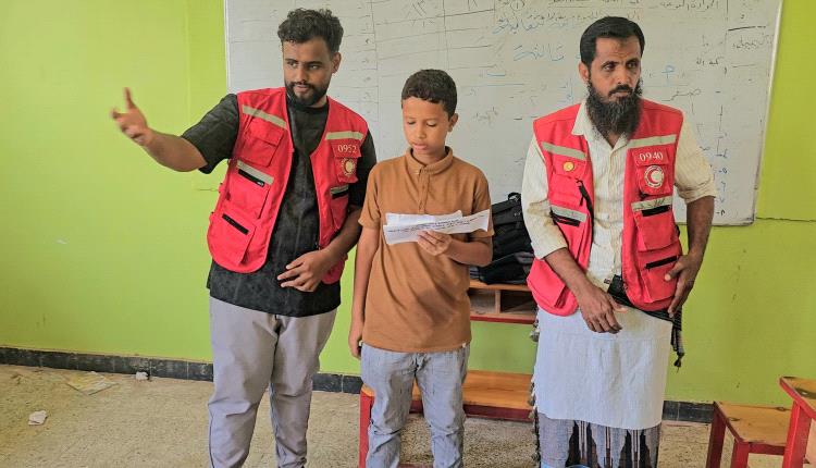 الهلال الأحمر اليمني بأبين ينظم ورشة تدريبية عن التغيرات المناخية لطلاب ثانوية الصديق بزنجبار