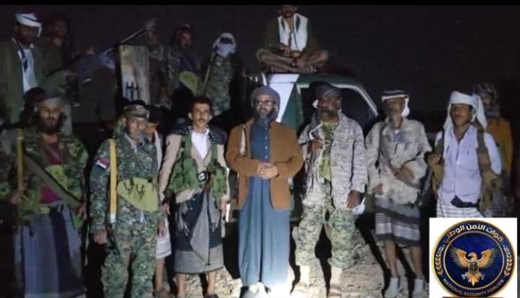 الشيخ علي المحثوثي يزور قوات الأمن الوطني المنطقة الوسطى في أبين ويشيد بجاهزيتها القتالية العالية ضد الحوثي