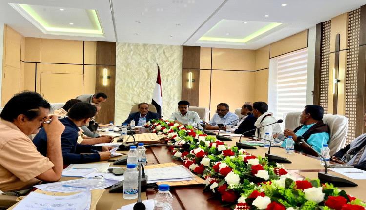 برئاسة الأمين العام.. لجنة المناقصات بشبوة تفتح مظاريف أربعة مشاريع وتحيلها للتحليل الفني والمالي