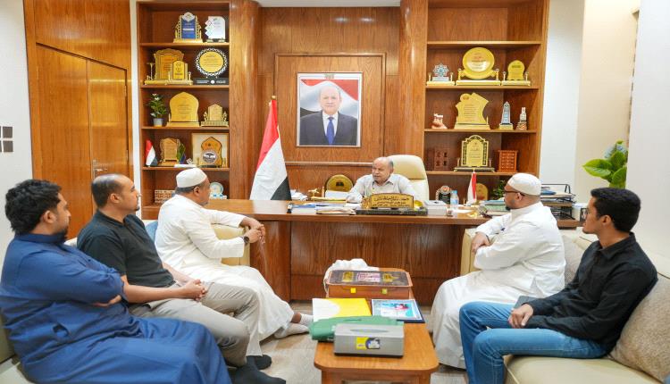 الخنبشي يطّلع على نشاط مؤسسة "فهو يشفين" الطبية ومشروع مجمع "البيئة المصطفوية" بتريم