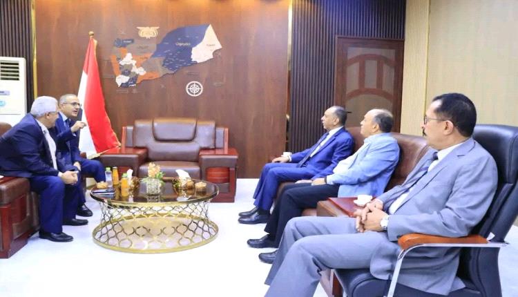 وزيرا الصناعة والتجارة والصحة والسكان يناقشان تعزيز التنسيق بشأن أسعار الأدوية والتراخيص والوكالات التجارية