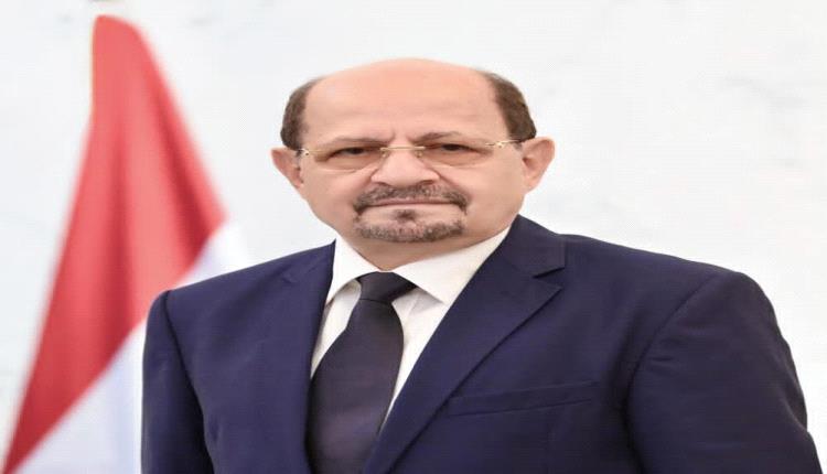 رئيس الوزراء يدين ظروف وفاة موظف أممي في سجون الحوثي ويحمّلهم المسؤولية ويدعو للإفراج الفوري عن المختطفين