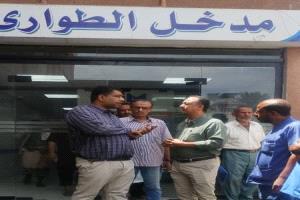 مدير صحة عدن يتفقد أوضاع الجرحى في مستشفى 22 مايو الجراحي بالمنصورة