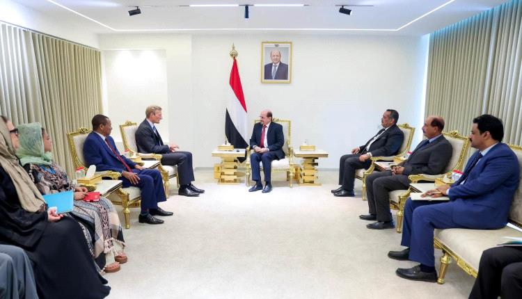 رئيس الوزراء يستقبل في عدن المدير التنفيذي بالإنابة لبرنامج الأغذية العالمي