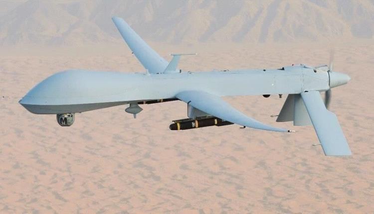 القوات الحكومية تبث مشاهد لهجمات بالطيران المسير على مواقع حوثية في عدة محافظات