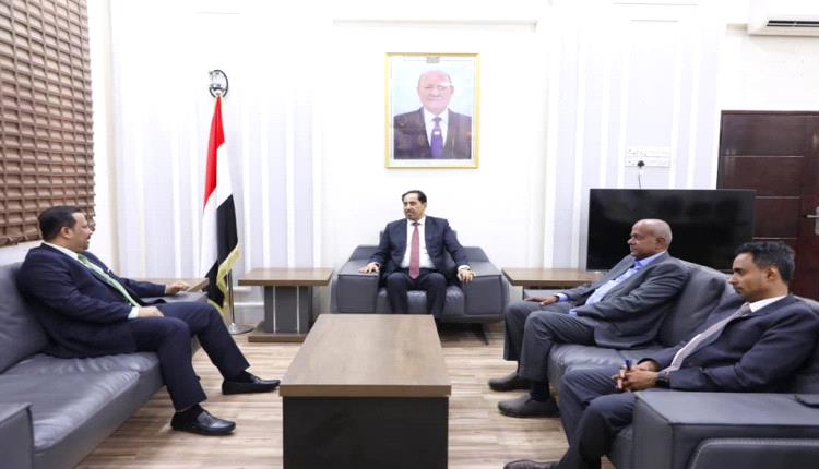 البكري يُناقش مع مدير المؤسسة الاقتصادية تعزيز التعاون وإعداد مذكرة تفاهم مشتركة