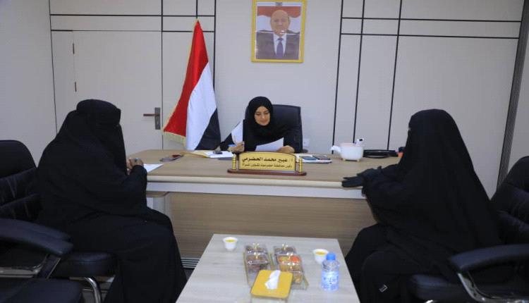 وكيلة حضرموت لشؤون المرأة تلتقي مديرة دائرة تنمية المرأة بتريم وتؤكد دعم برامج تمكين المرأة
