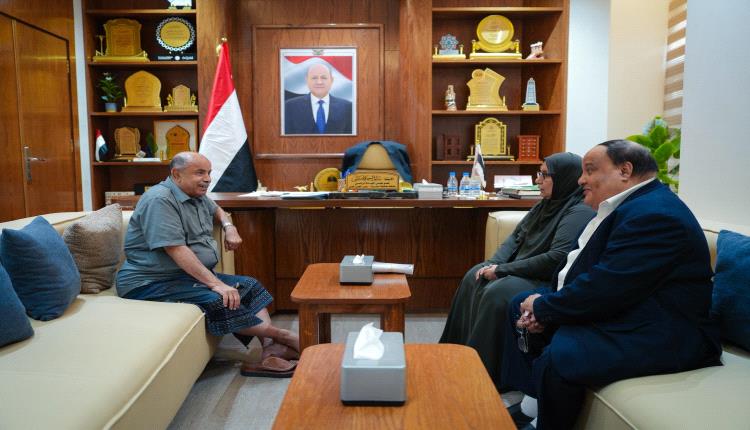 عضو مجلس القيادة الخنبشي يبحث مع رئيسة هيئة مكافحة الفساد تعزيز التنسيق وتطوير آليات والرقابة