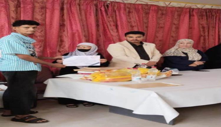 بحضور مدير عام مكتب الشؤون الاجتماعية والعمل.. توزيع شهادات تقديرية للمكفوفين والمدرسين المتقاعدين في معهد النور بعدن