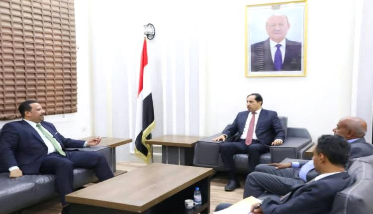 المؤسسة الاقتصادية ووزارة الشباب والرياضة تبحثان تعزيز التعاون ودعم الأندية والمنشآت الرياضية