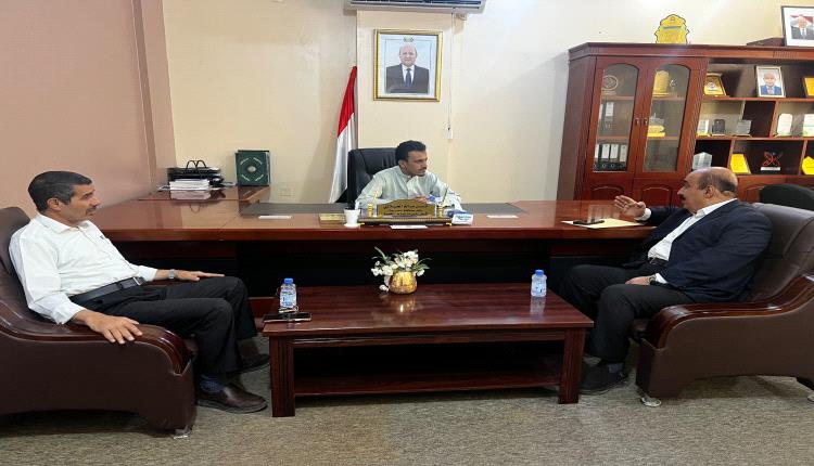 الوكيل الجيلاني يبحث مع قيادة تربية ساحل حضرموت انتظام العملية التعليمية ويؤكد أهمية الالتزام بالدوام المدرسي
