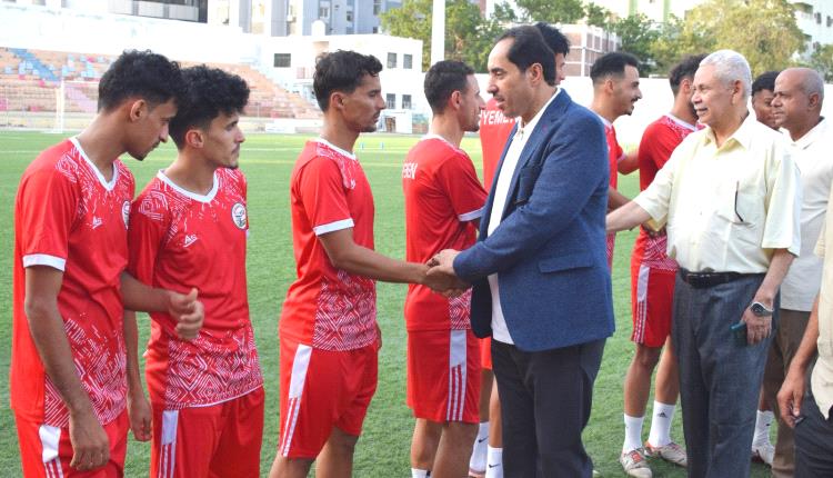 البكري يزور تدريبات المنتخب الوطني الأول لكرة القدم استعدادًا لخليجي 27