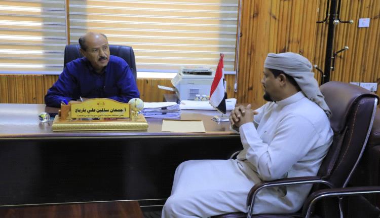 الوكيل بارباع يطلع على أهداف منصة «الجذور» لتعزيز التواصل مع المهجر الحضرمي