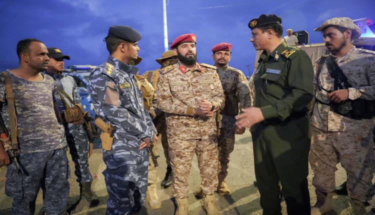 محافظ أبين يتفقد الأجهزة الأمنية ويؤكد رفع اليقظة والجاهزية العالية لحفظ الأمن والاستقرار