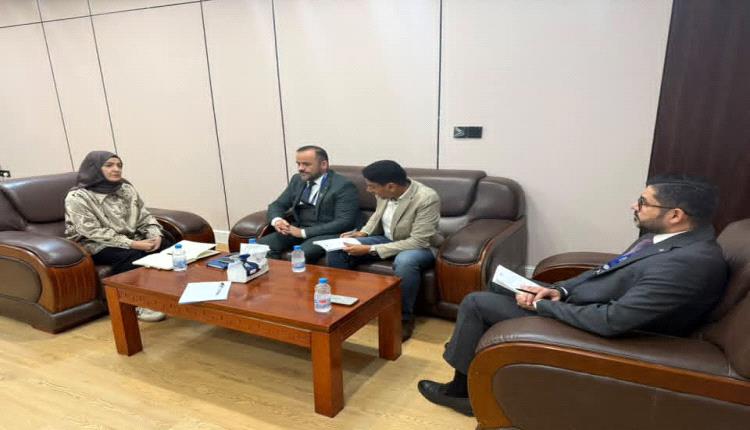 وزيرة الشؤون القانونية تبحث مع رئيس بعثة المنظمة الدولية للهجرة تعزيز الأطر التشريعية لحماية النازحين وتنظيم الهجرة