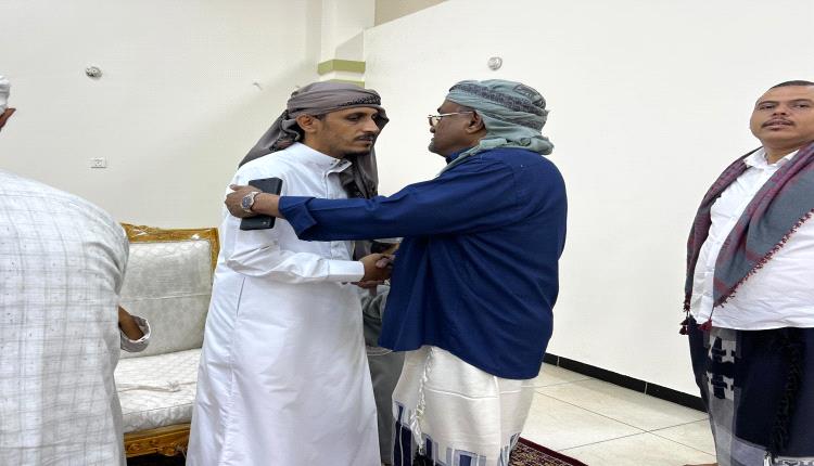 قيادات حكومية وعسكرية وأمنية وشخصيات اجتماعية تقدم واجب العزاء للوكيل الجيلاني في وفاة نجله