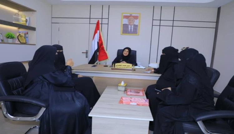 الوكيلة الحضرمي تستقبل قيادة الملتقى النسوي لرائدات الأعمال وتبحث معهن تحضيرات "مؤتمر رائدات حضرموت الأول"