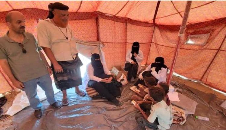 مكتب الصحة بمديرية البريقة يتفقد أوضاع النازحين في مخيم الفردوس لتقديم الرعاية الطبية