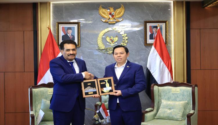 السفير بلفقيه يبحث مع رئيس مجلس التمثيل الاقليمي دعم جهود الحكومة اليمنية في استعادة مؤسسات الدولة وتحقيق الامن والاستقرار وسلامة الملاحة الدولية