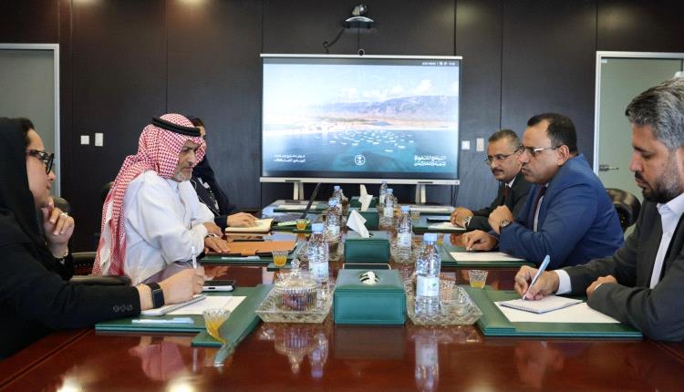 الوزير السقطري يبحث مع البرنامج السعودي تعزيز التعاون في قطاعات الزراعة والثروة السمكية