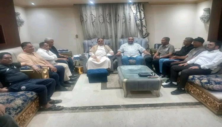 العيسي يلتقي الجهازين الإداري والفني لمنتخب الناشئين في معسكر القاهرة