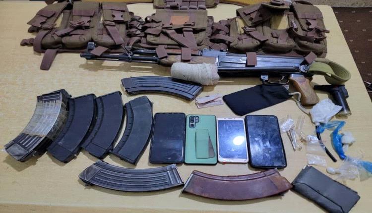 شرطة مديرية شبام تضبط متهمين بقضايا سرقة ومخدرات وأسلحة وتحيلهم للجهات المختصة