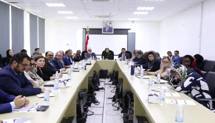 عدن.. وزيرا الخارجية والتخطيط يبحثان مع الأمم المتحدة والمنظمات الدولية تداعيات التصعيد الحوثي وأولويات الاستجابة الإنسانية