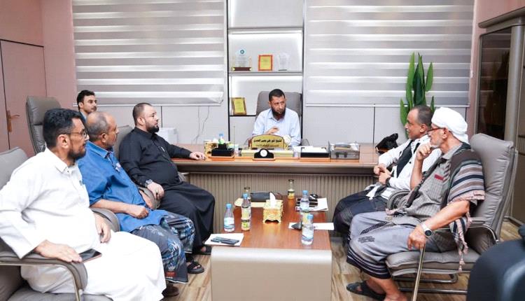 نائب وزير الأوقاف يناقش مع مدير أوقاف لحج سير العمل والتحديات التي تواجه المكتب