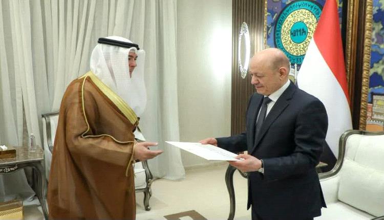رئيس مجلس القيادة يتسلم رسالة جوابية من أمير دولة الكويت