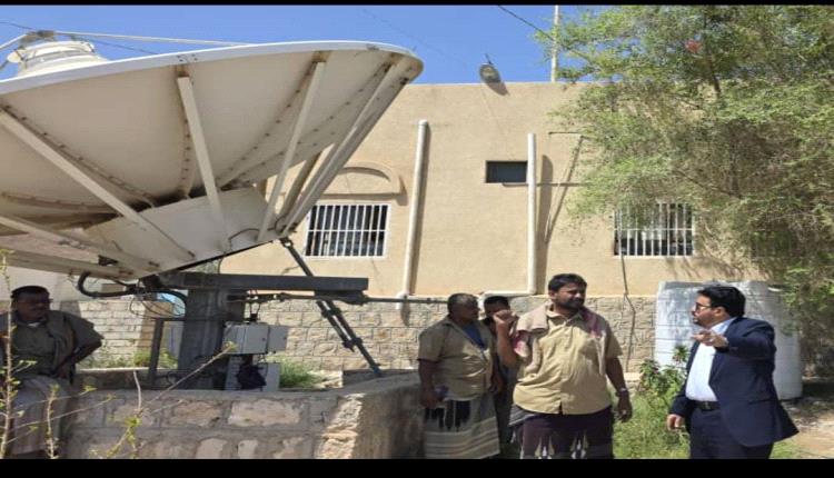 مدير اتصالات ساحل حضرموت يتفقد أضرار العاصفة المدارية بوادي حجر ويوجّه بإصلاح الشبكة