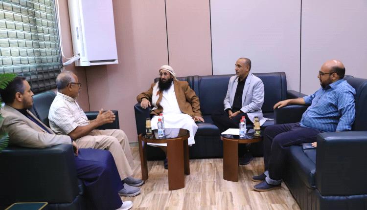 وزير الأوقاف والإرشاد يلتقي نائب رئيس مجلس إدارة وكالة سبأ ويشيد بجهودها الإعلامية