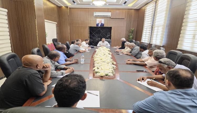 وزير الخدمة المدنية والتأمينات يترأس اجتماعاً لمجلس الوزارة ويناقش حزمة من الإنجازات والخطط التطويرية
