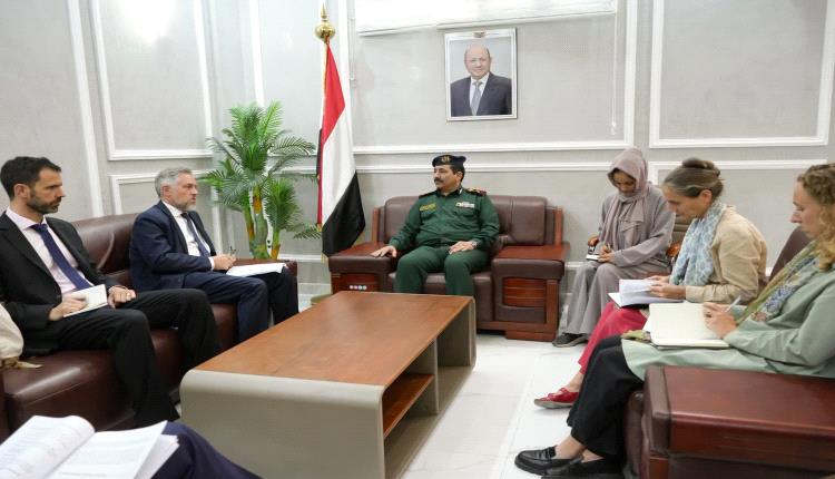 وزير الداخلية يبحث مع سفير الاتحاد الأوروبي تعزيز التعاون في المجال الأمني