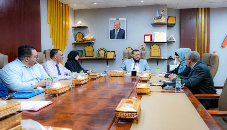 محافظ العاصمة عدن يبحث مع بعثة الصليب الأحمر دعم القطاع الصحي ورعاية جرحى التصعيد الحوثي