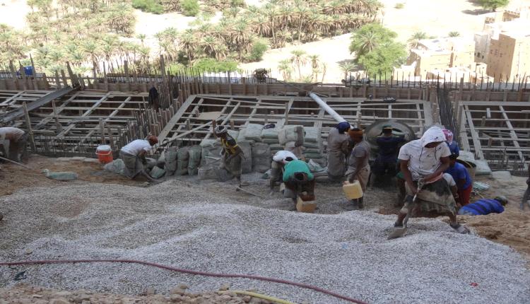 مؤسسة وادي دوعن للتنمية تستكمل المرحلة الخامسة من مشروع خزان شرق بالخريبة