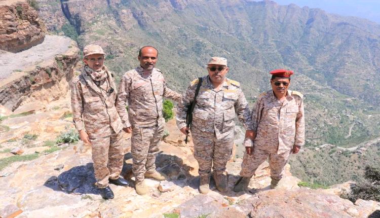 التوجيه المعنوي لقيادة محوري طور الباحة وتعز يتفقد المرابطين في جبهات الأحكوم والمقاطرة لحماية شريان تعز - هيجة العبد