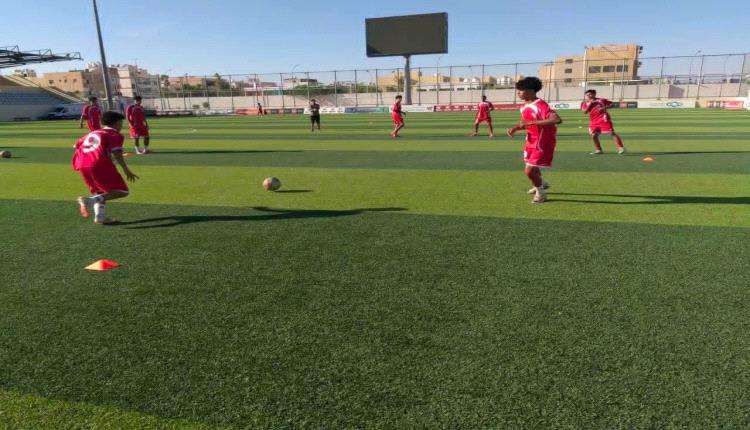 منتخب الناشئين يجري تمرينه الاستشفائي الأول على ملعب العقبة استعدادًا لبطولة غرب آسيا