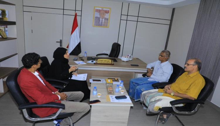 الوكيلة الحضرمي تطلع على تحضيرات إشهار مؤسسة آفاق وطن وخططها التدريبية والثقافية