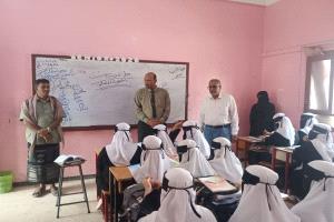 مدير عام المكلا يتفقد احتياجات عدد من المدارس في شرق المديرية